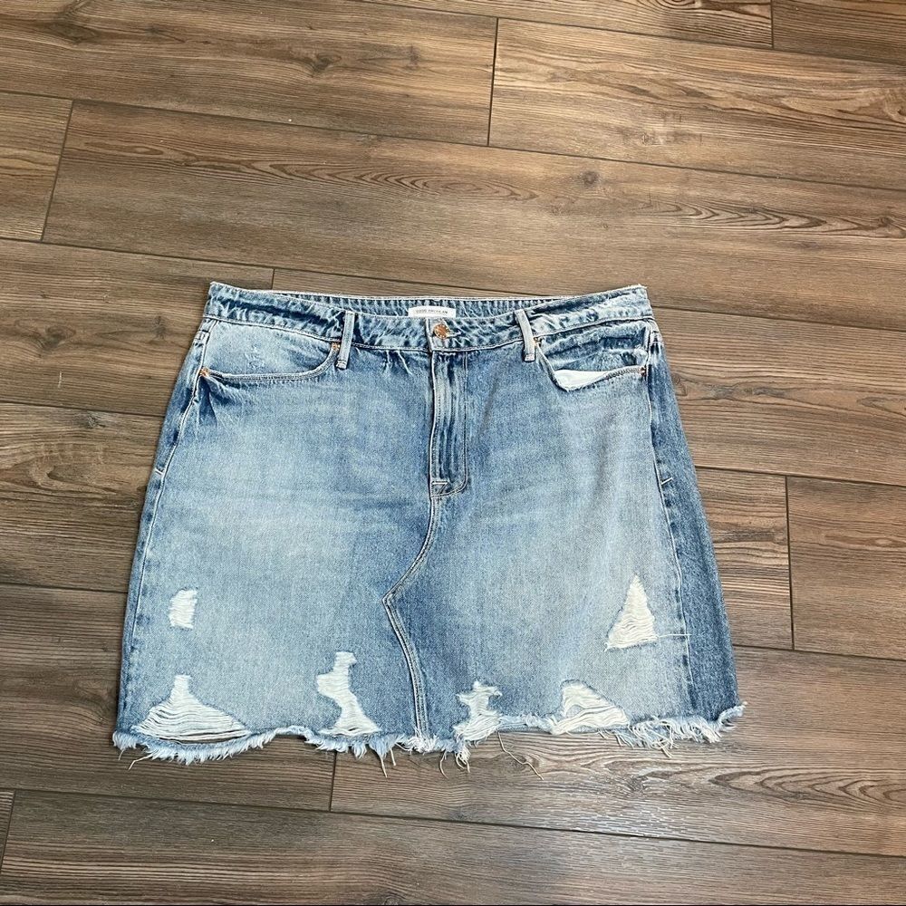 Good American Distressed Denim Skirt 15/33